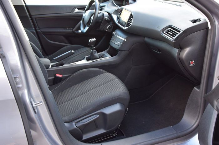  Peugeot 308 T9  Рестайлинг 2020 г