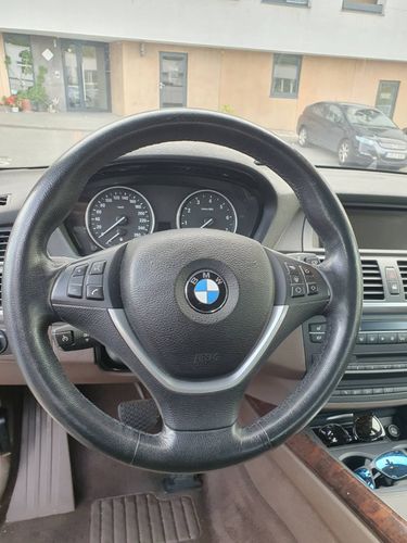 Автомобиль BMW