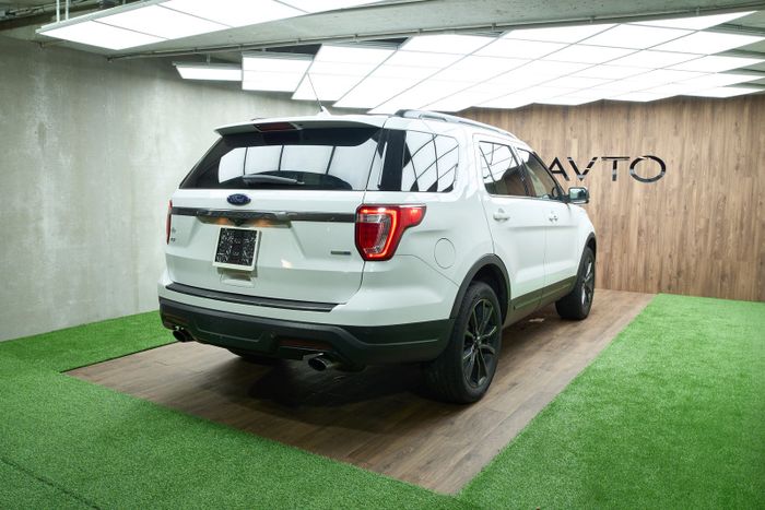 Ford Explorer 2018г. 2.3 бензин