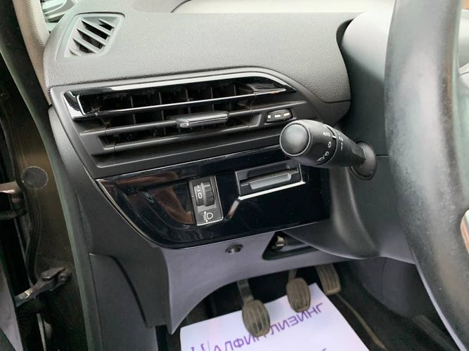 Купить Citroen C4 Picasso в кредит от 435 руб/мес