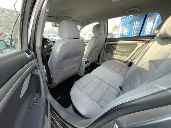 Купить Volkswagen Golf в кредит от 329 руб/мес