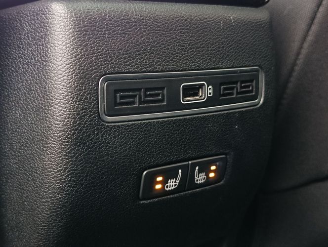 Geely Coolray 2023 Comfort на гарантии