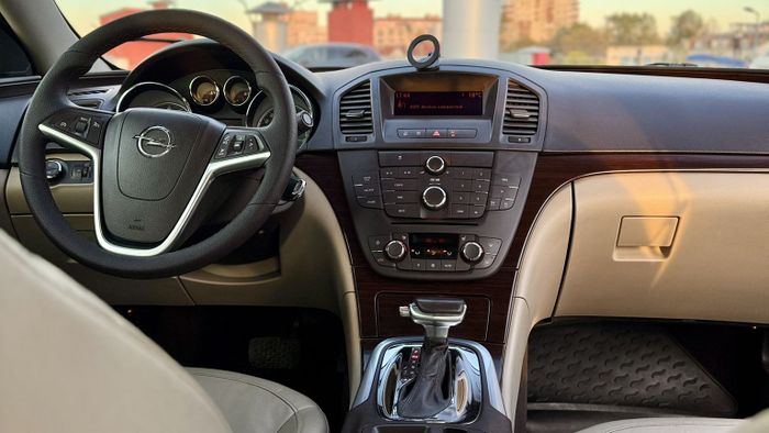 Opel Insignia 2.0Т