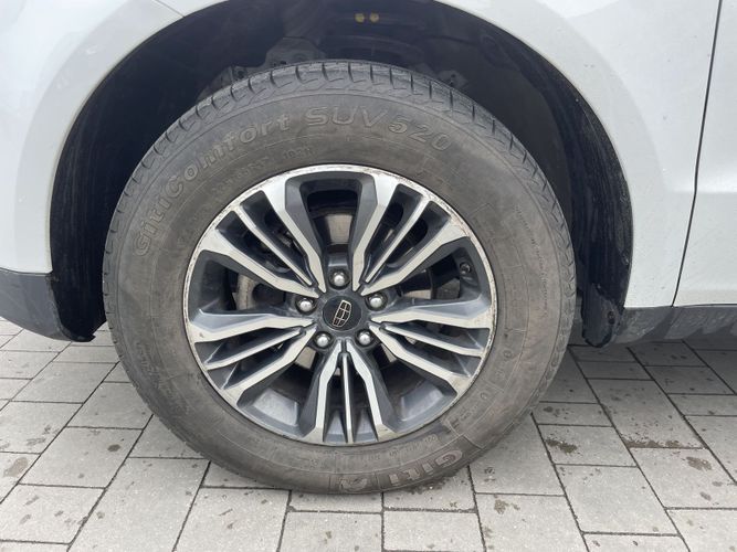 Geely Emgrand X7