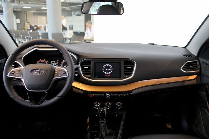 Lada Vesta Универсал Cross / Enjoy / АТ