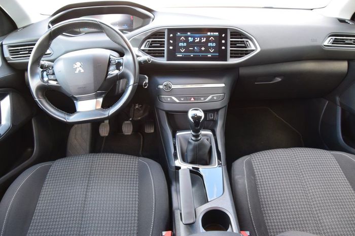  Peugeot 308 T9  Рестайлинг 2020 г