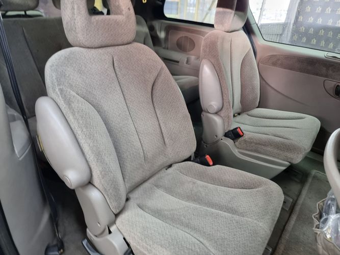 Chrysler Voyager IV, 7 мест, 2001