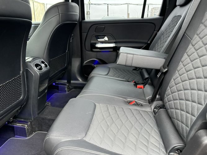 Mercedes-Benz GLB 200