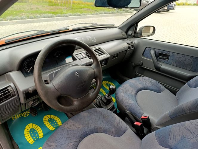 В кредит/лизинг без первого взноса Renault Clio I