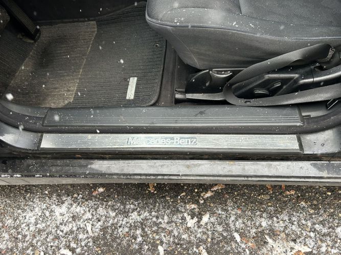 Mercedes Benz E270