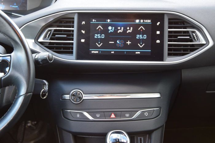  Peugeot 308 T9  Рестайлинг 2020 г