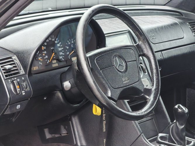 Mercedes-Benz C180