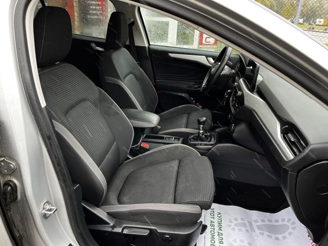 Ford Focus IV