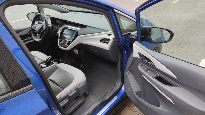 Chevrolet Bolt, Premier