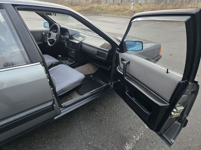 Audi 100