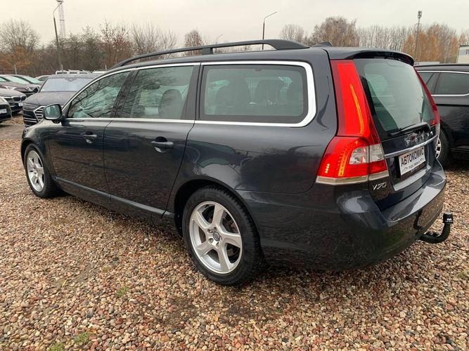 Volvo V70 III