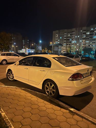 Honda civic 2009 1,3 (гибрид)