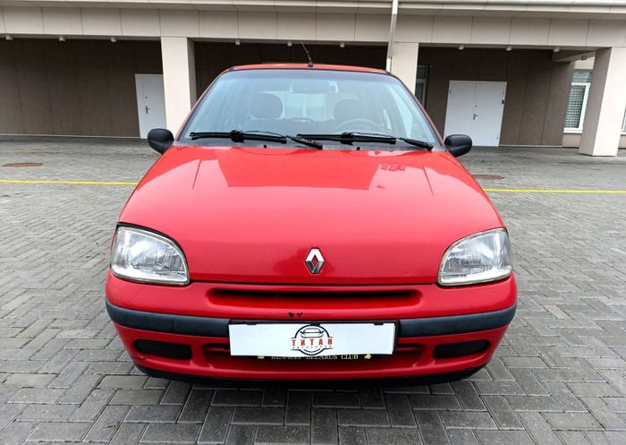 В кредит/лизинг без первого взноса Renault Clio I