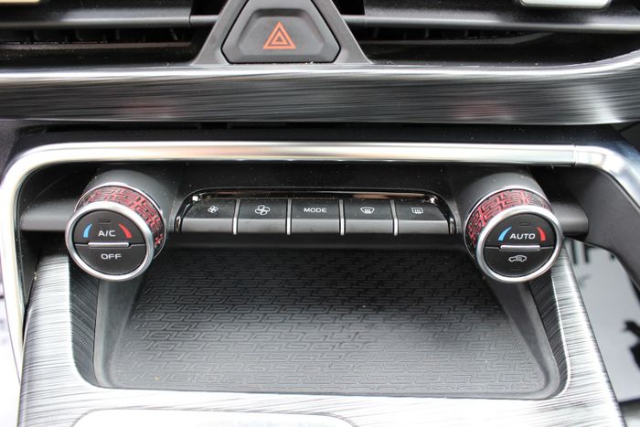 Geely Tugella I