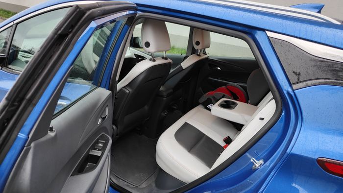 Chevrolet Bolt, Premier