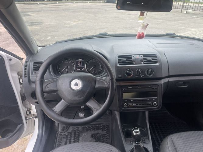 Skoda Fabia 03.2013 года 1.4 л.