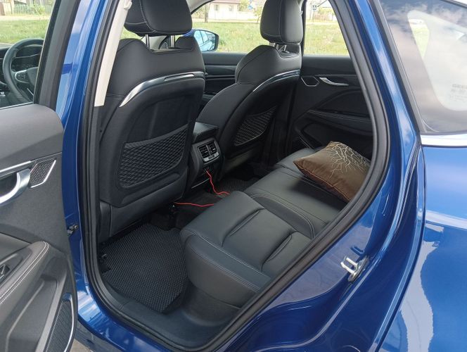 Легковой автомобиль Geely Tugella I