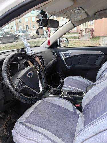 Машина Geely Emgrand x7