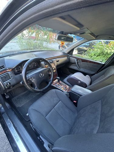Mercedes Benz E270