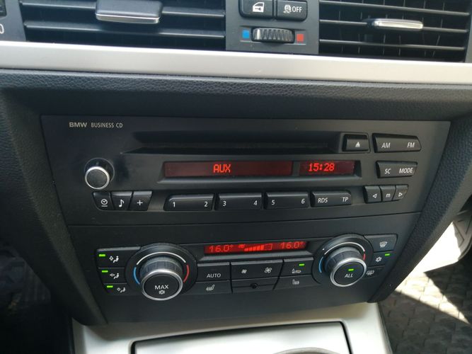 Автомобиль BMW 3