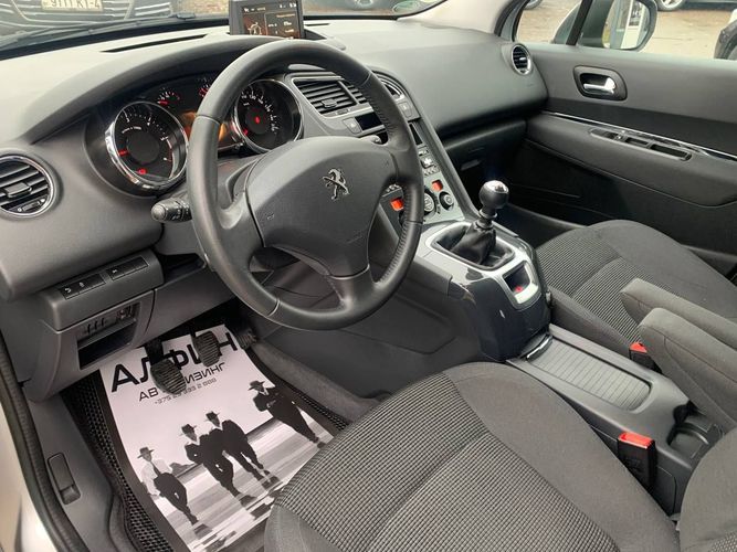 Peugeot 5008 I
