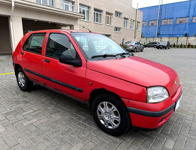 В кредит/лизинг без первого взноса Renault Clio I
