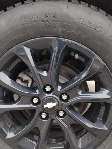 Автомобиль Chevrolet Equinox