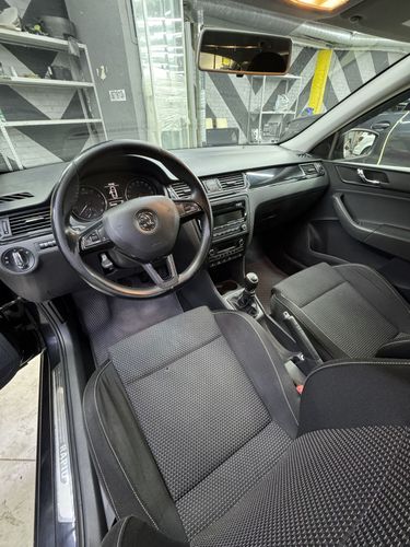 Продам Skoda Rapid 2015 г механика