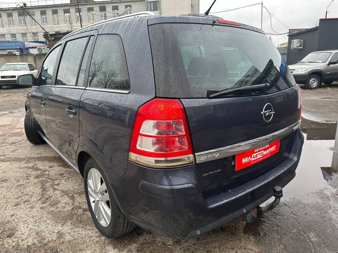 Купить Opel Zafira B в кредит от 464 руб/мес