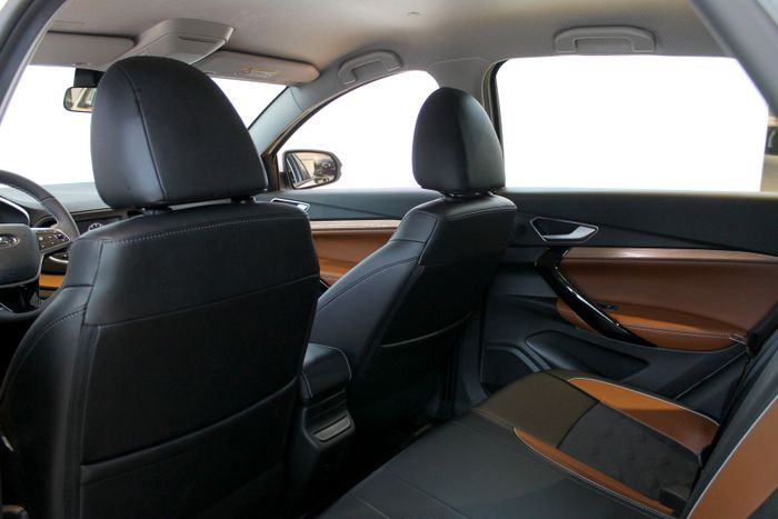 Lada Vesta Универсал Cross / Enjoy / АТ