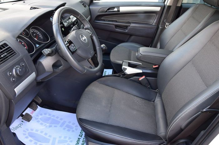  Opel Zafira B Рестайлинг 7 мест 2011 г