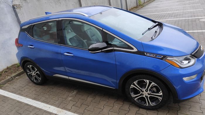 Chevrolet Bolt, Premier