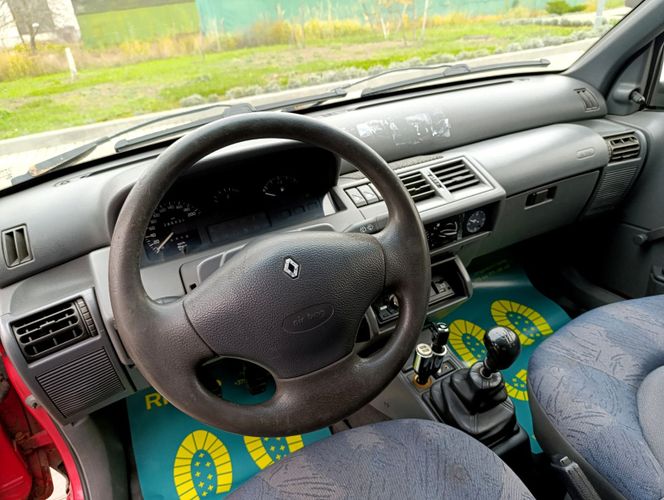 В кредит/лизинг без первого взноса Renault Clio I