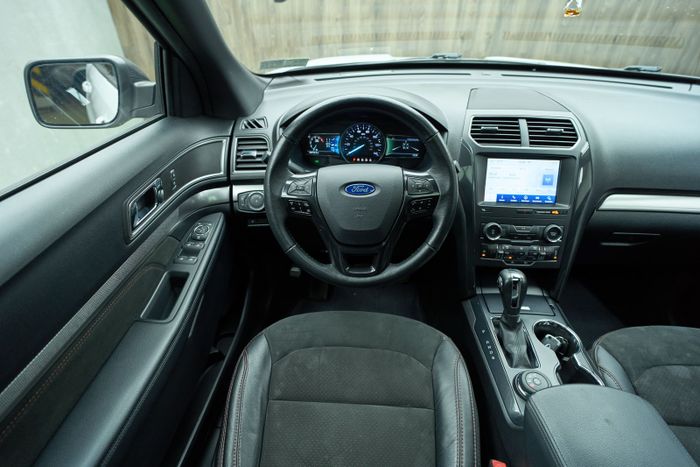 Ford Explorer 2018г. 2.3 бензин