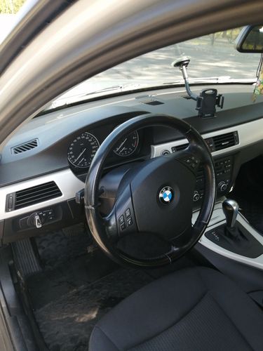 Автомобиль BMW 3