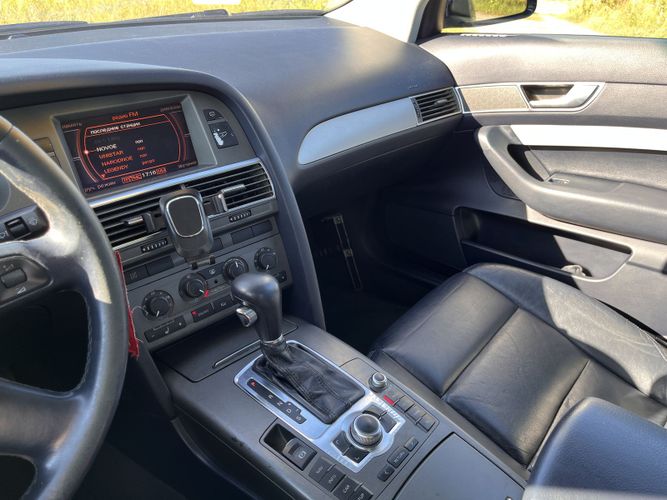 Автомобиль AUDI A6 C6