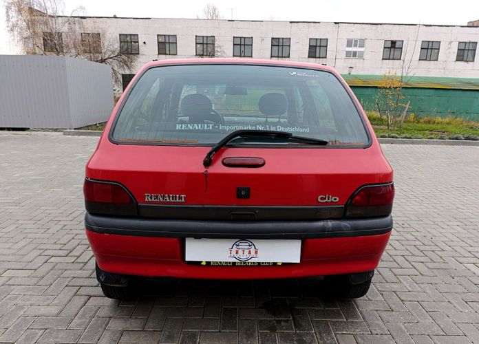 В кредит/лизинг без первого взноса Renault Clio I