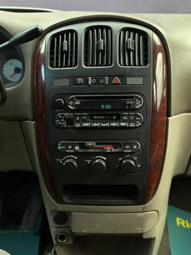 Chrysler Town Country