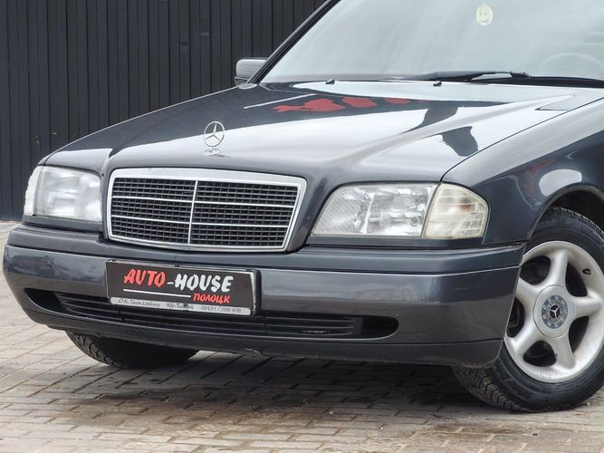 Mercedes-Benz C180