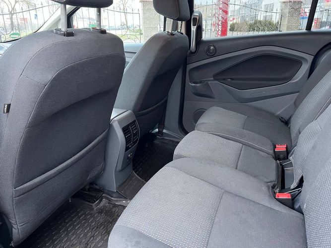 Купить Grand Ford C-MAX 2006 от 444 руб/мес