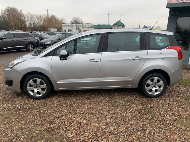 Peugeot 5008 I