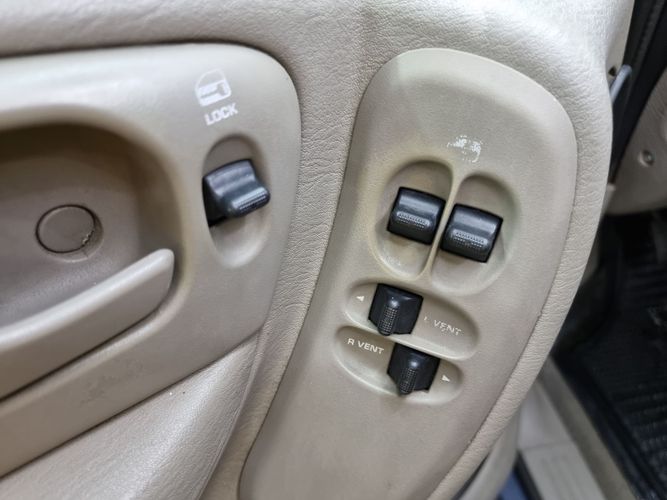 Chrysler Grand Voyager IV, 7 мест, 2001