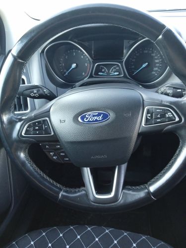 Автомобиль ford focus 3