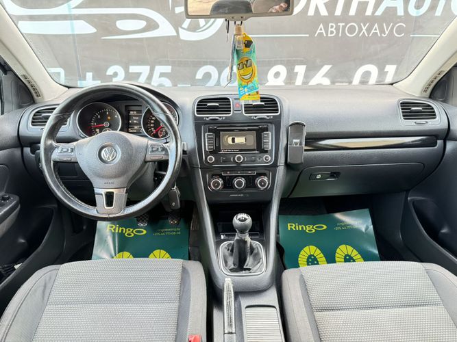 Volkswagen Golf VI
