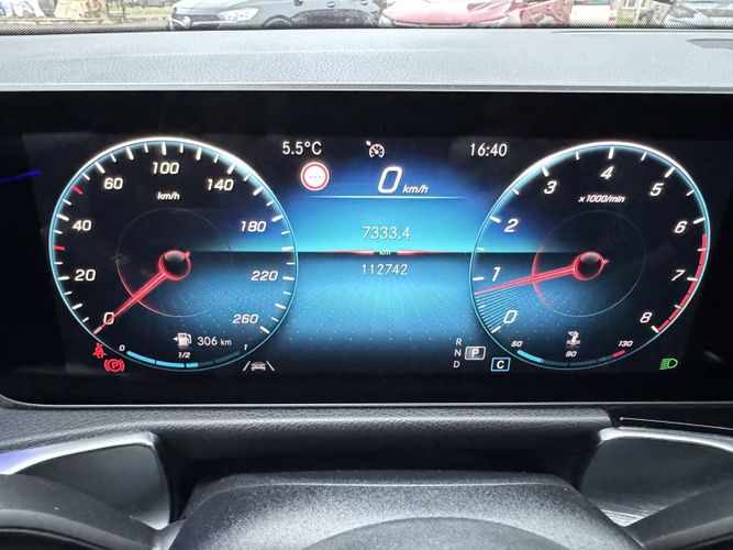 Mercedes-Benz GLB 200